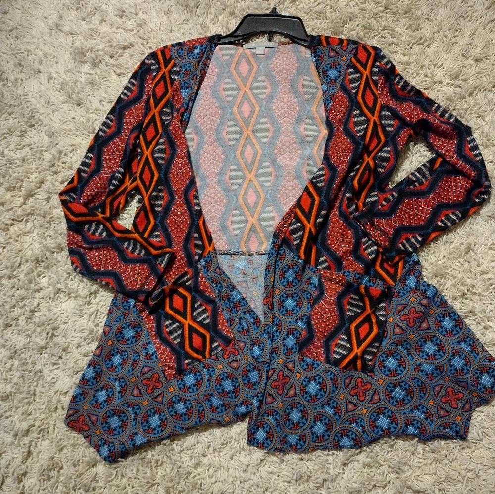 Valarie Stevens M cardigan mixed media pockets colorful 22" ptp, 28" to 31"L
